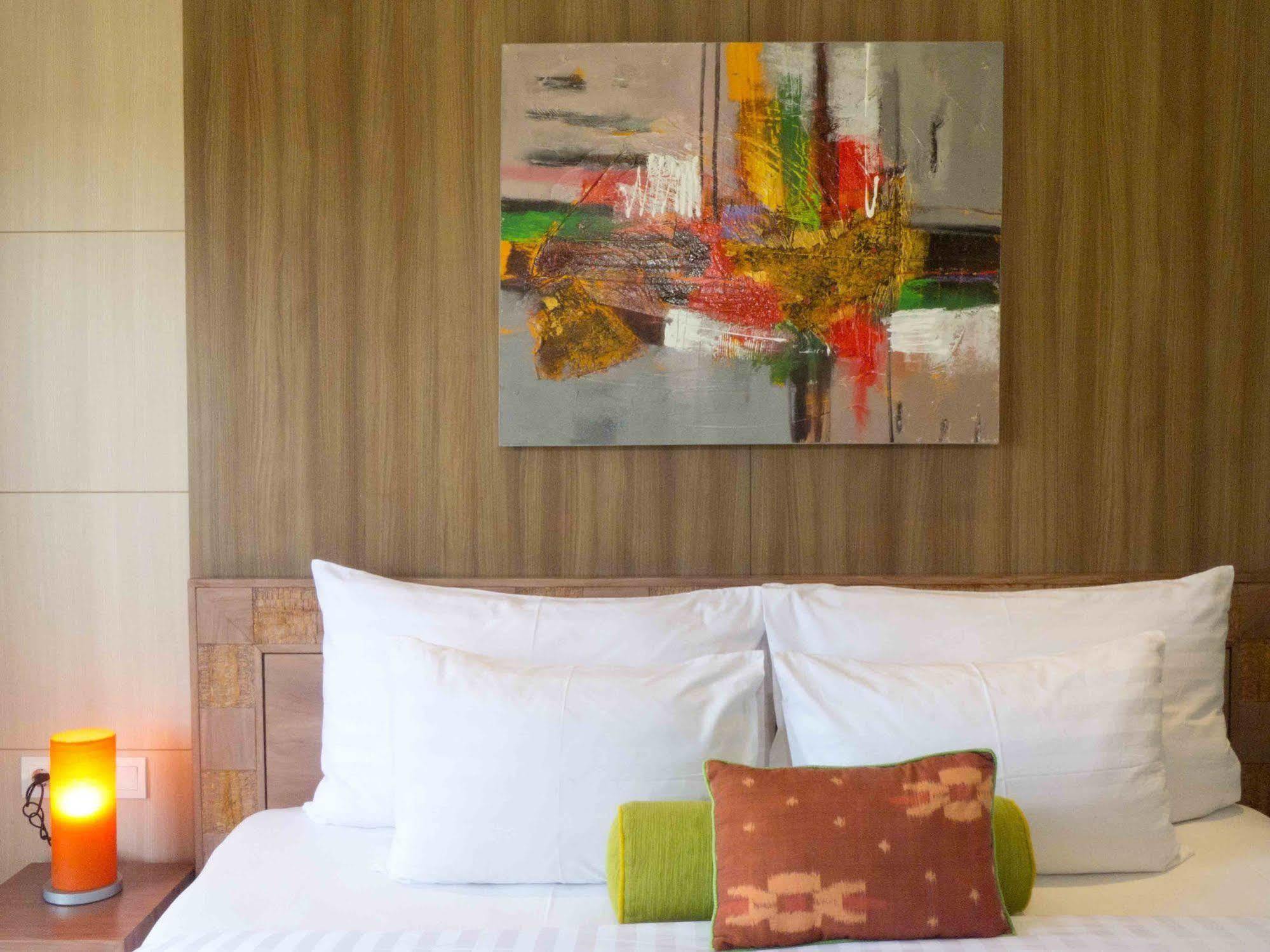The Kirana Canggu Hotel Exterior photo